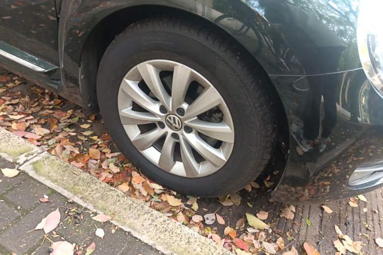 Used Volkswagen Beetle 2016 180TSI Club Edition Right Front Wheel Hub