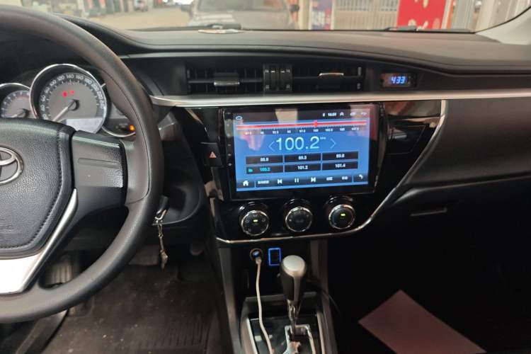 Used Toyota Corolla 2017 Revised Version 1.6L S-CVT GL Audio And AC Panel