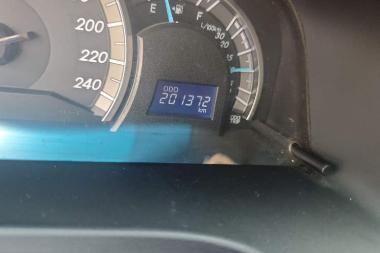 Used Toyota Camry 2012 Junrui 2.0S Radiant Edition Odometer Close Up