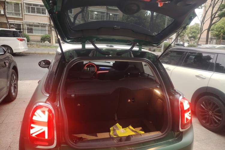 Used MINI 2021 1.5T COOPER Classic Edition Trunk