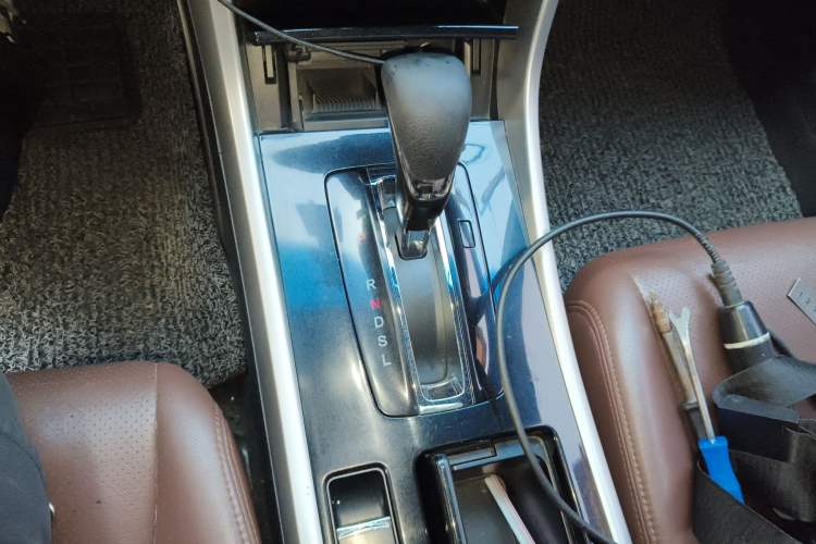 Used Honda Accord 2016 2.0L Comfort Edition Gear Lever