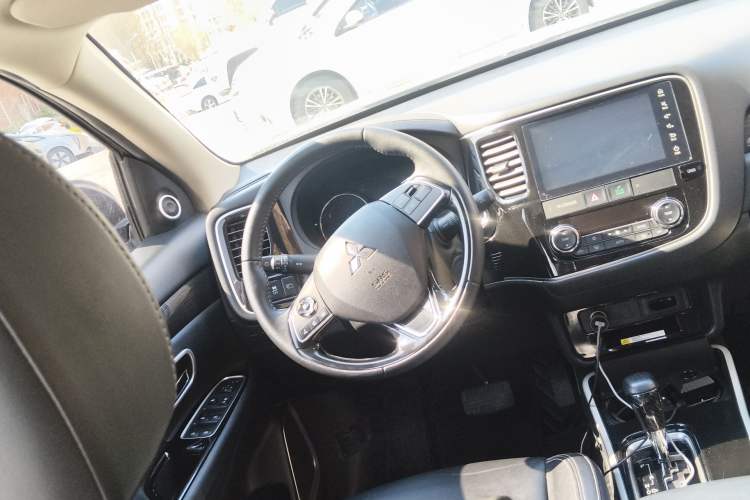 Used Mitsubishi Outlander 2020 2.0L Two-Wheel Drive Enjoyment Version 5 Seats
