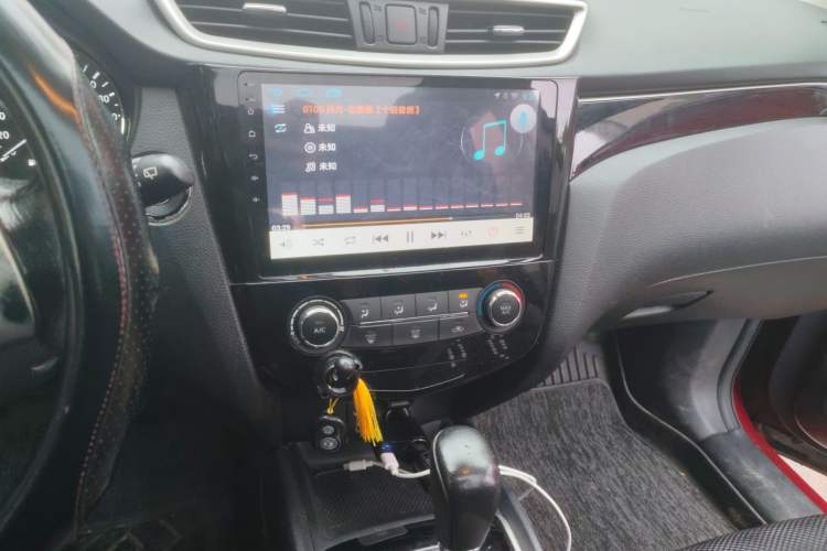 Used Nissan Qashqai 2016 2.0L CVT Luxury Edition Audio And AC Panel