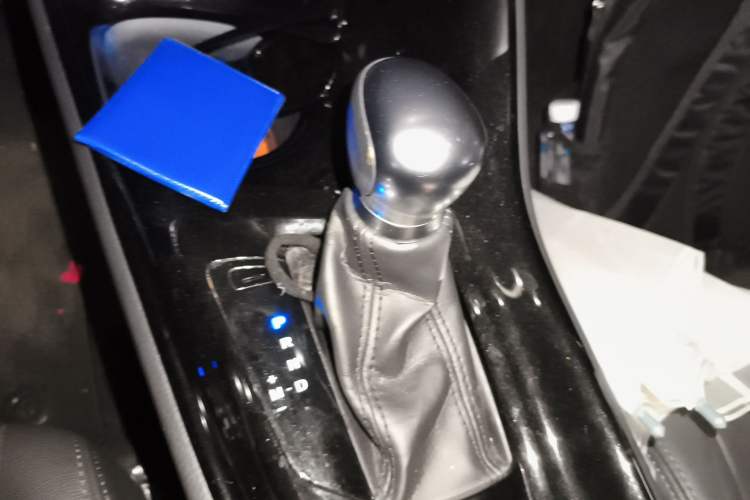 Used Toyota IZOA 2018 2.0L Yichi Version China VI Standard Gear Lever