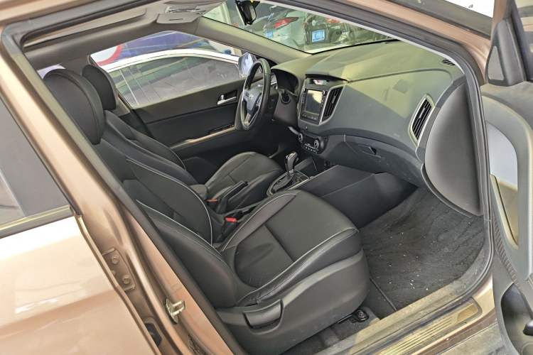 Used Hyundai ix25 2015 2.0L Automatic Two-Wheel Drive Intelligent GLS
