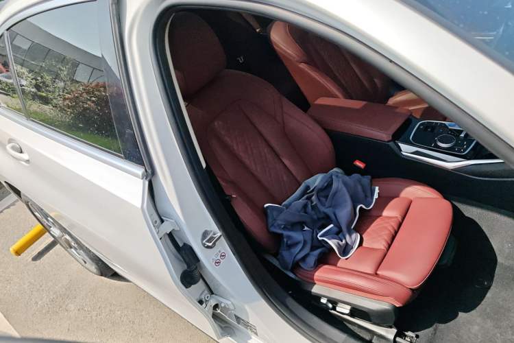 Used BMW i3 2022 eDrive 35 L Right Front Seat