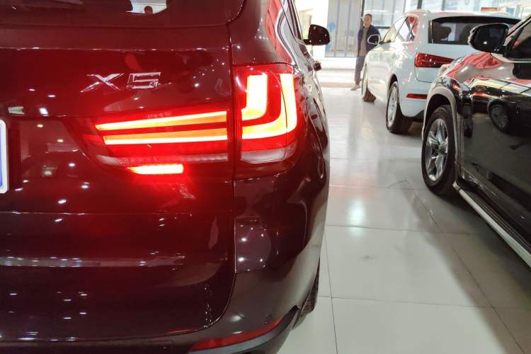 Used BMW X5 2017 xDrive28i
