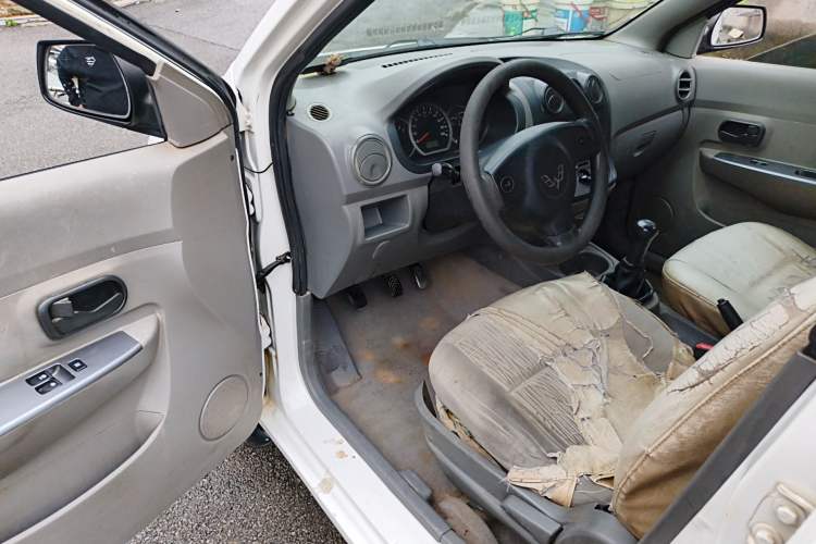 Used Wuling Hongguang 2010 1.2L Base Version China IV Standard Driver Seat