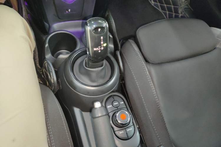 Used MINI MINI 2018 1.5T COOPER Classic Edition