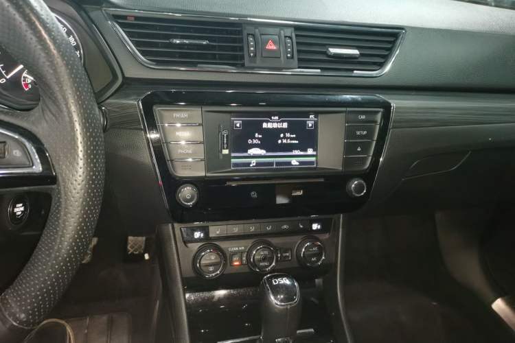 Used Skoda Superb 2016 TSI330 DSG Smart Drive Edition
