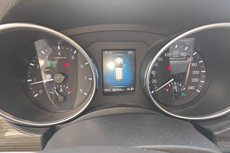 Used Haval H9 2015 2.0T Four-Wheel Drive Standard Model 7 Seats