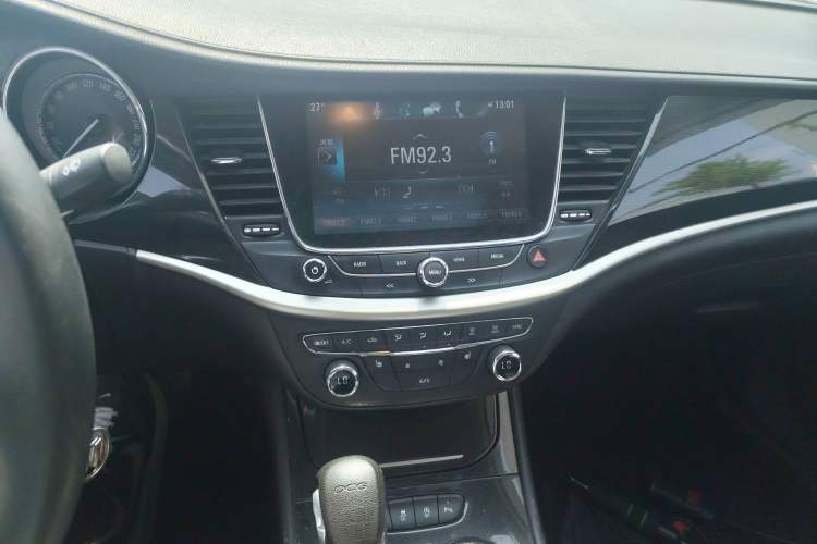 Used Buick Verano 2017 Sedan 20T Dual-Clutch Elite Model Audio And AC Panel