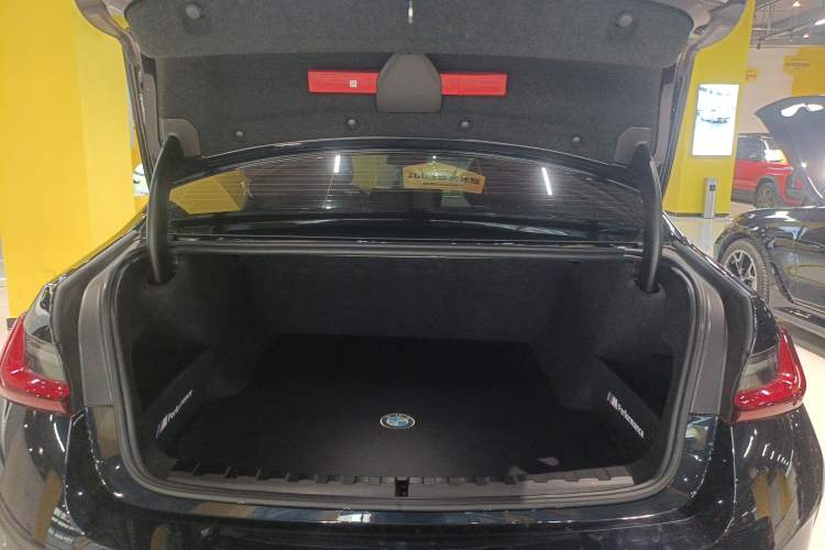 Used BMW i3 2024 eDrive 40 L Midnight Sports Package Trunk