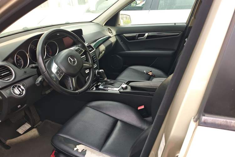 Used Mercedes-Benz C-Class 2011 C 180K Classic model
