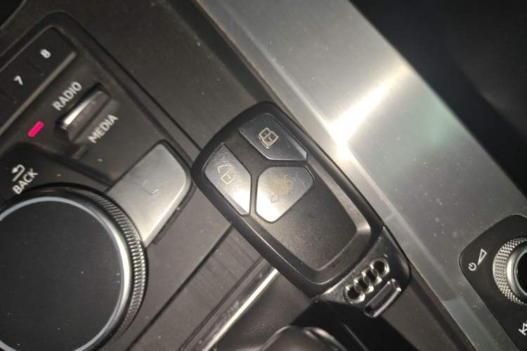 Used Audi A4L 2017 Plus 40 TFSI Sport Model Vehicle Key