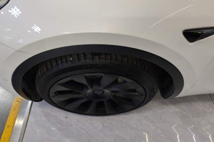 Used Tesla Model Y 2021 Long-Range All-Wheel-Drive Version