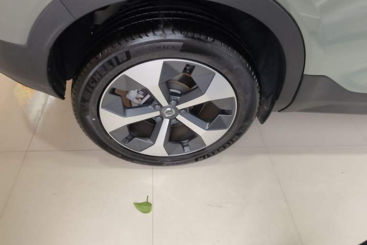 Used Volvo XC40 2024 B4 4x4 Smart Luxury Edition