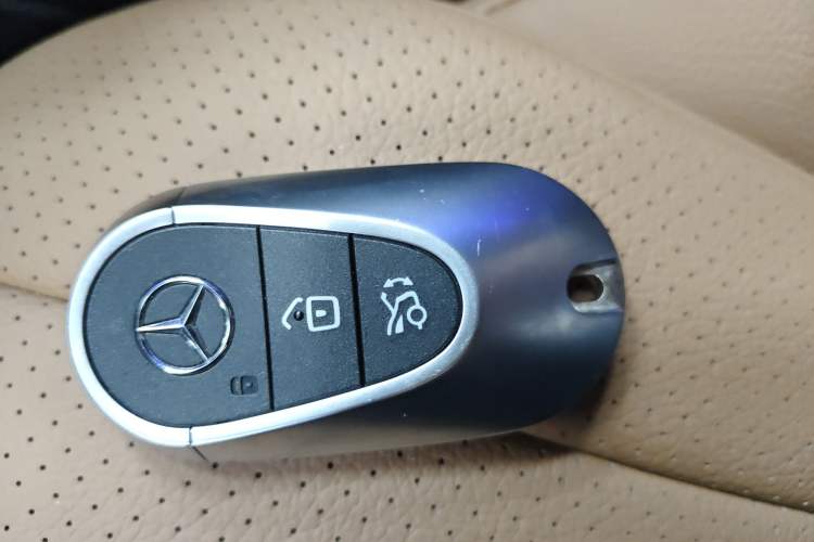 Used Mercedes-Benz E-Class 2025 E 260 L
