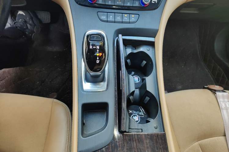 Used Buick LaCrosse 2018 20T Luxury Model Gear Lever