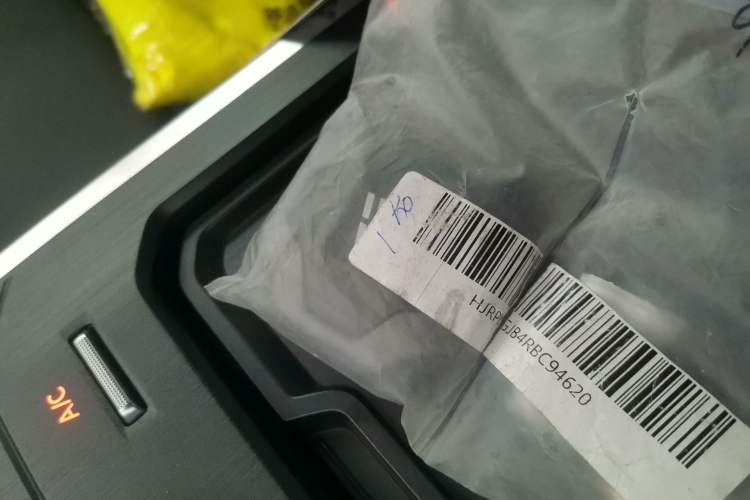 Used JETOUR Traveler 2024 2.0T All-Wheel-Drive Silver Dragon Wings
