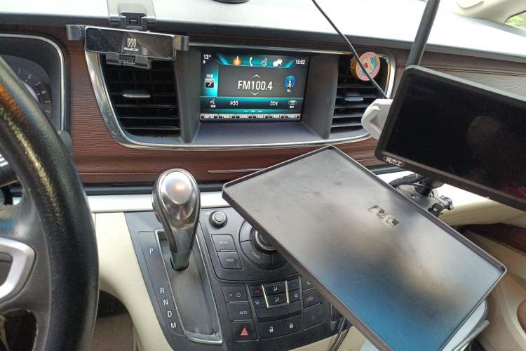 Used Buick GL8 2018 28T Luxury Model China VI Standard Audio And AC Panel