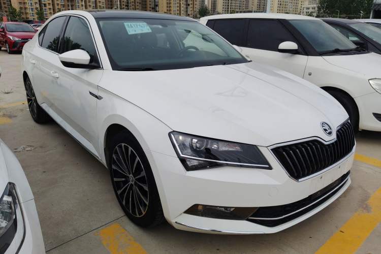 Used Skoda Superb 2016 TSI280 DSG Innovation Edition Front Right 45 Deg