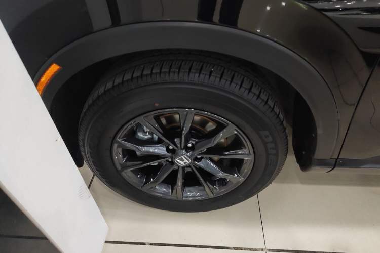 Used Honda CR-V 2026 Global 30th Anniversary Model 240TURBO Two-Wheel-Drive Fashion 5-Seater Edition Left Front Wheel Hub