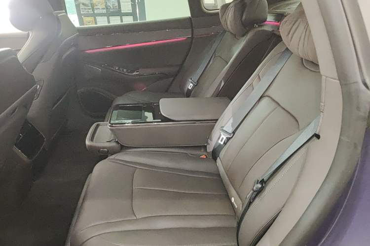 Used Denza Z9 2024 1100 km Four-Wheel Drive Max Version
