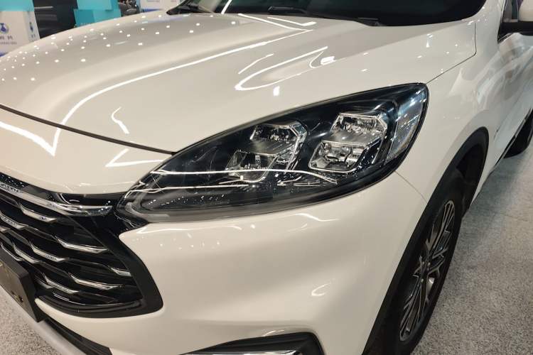 Used Ford Escape 2020 EcoBoost 245 Two-Wheel-Drive Titanium Edition Left Front Headlight