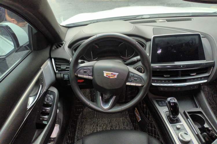 Used Cadillac CT5 2022 28T Luxury Edition Steering Wheel
