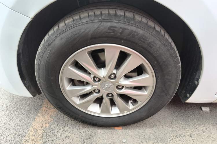 Used Hyundai Celesta 2018 1.6L Automatic GL Enjoyment Version China V Standard Left Front Wheel Hub