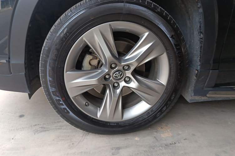 Used Toyota Highlander 2018 2.0T Four-Wheel Drive Prestige Version 7 Seats China VI Standard
