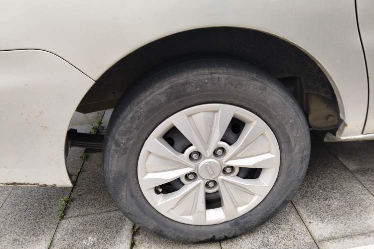 Used JAC Refine M3 2019 Creator Edition 1.8L Luxury Model Right Rear Wheel Hub