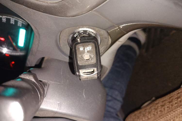 Used Chevrolet Epica 2013 1.8 SE Comfort Edition MT Vehicle Key