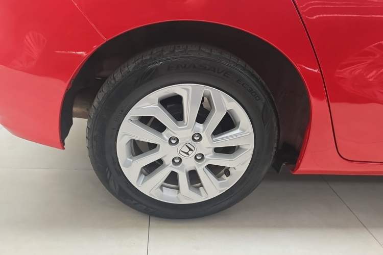 Used Honda Fit 2018 1.5L CVT Comfort Sunroof Version Right Rear Wheel Hub