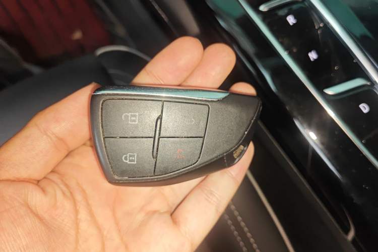 Used Buick Envision 2022 Encore Plus 652T Five-Seat All-Wheel-Drive Luxury Model
