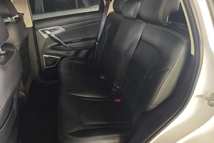 Used Geely Auto Emgrand X7 Sport 2021 Million Edition 1.8TD DCT Two-Wheel Drive Comfort Model Left Rear Seat