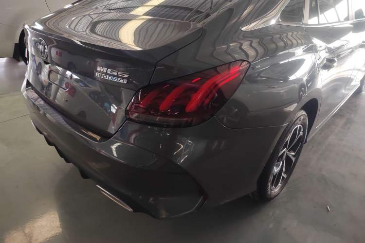 Used MG 5 2022 180 DVVT CVT Youth Flagship Edition
