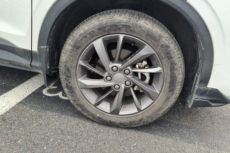 Used Geely Auto Coolray 2024 1.5T DCT Longteng Edition Right Front Wheel Hub