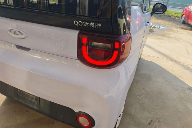 Used Chery QQ Ice Cream 2022 170km Sundae Phosphate Lithium-Ion
