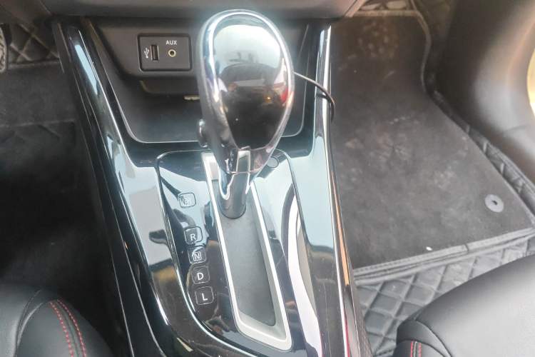 Used Nissan Lannia 2021 1.6L CVT Cool Edition Gear Lever