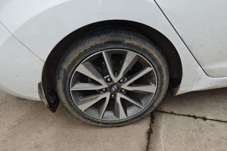 Used Hyundai Elantra (5th Generation / Langdong) 2015 1.6L Automatic Leading Model Exterior 5