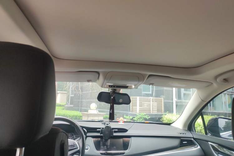 Used Cadillac XT5 2018 28T Four-Wheel Drive Luxury Model Headliner