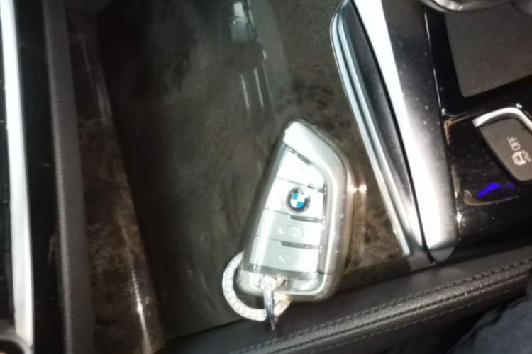 Used BMW 5 Series 2019 Facelifted 530Li Leading Edition M Sport Package Vehicle Key