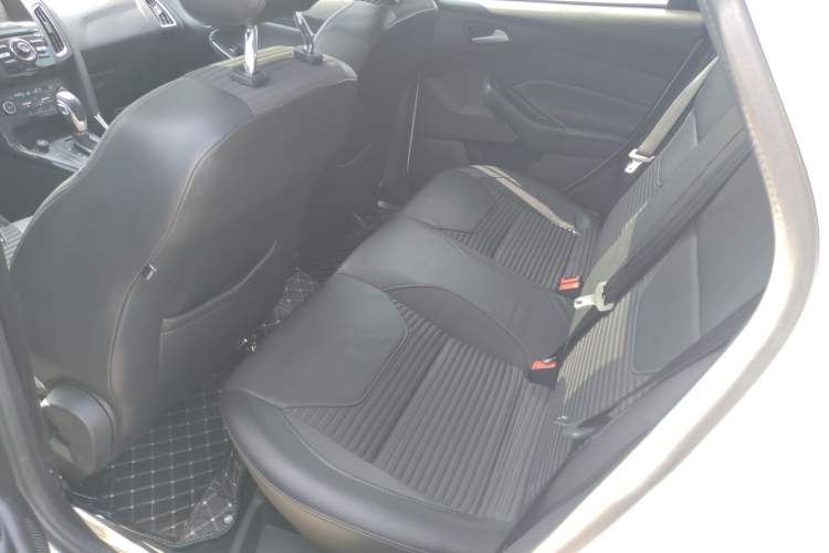 Used Ford Focus 2015 Hatchback EcoBoost 125 Automatic Supreme Style Edition