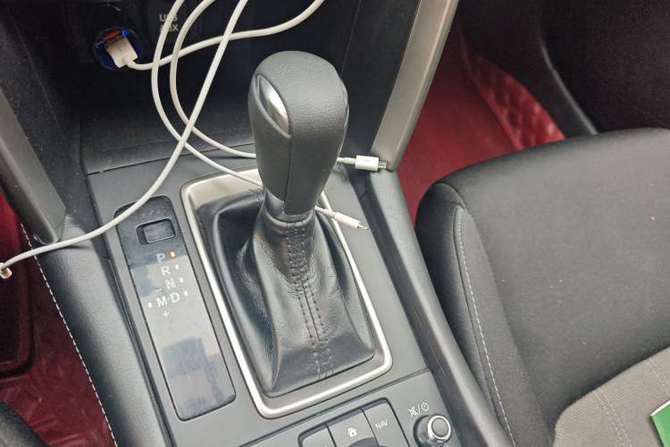 Used Mazda CX-4 2018 2.0L Automatic Two-Wheel Drive Blue Sky Dynamic Version China VI Standard Gear Lever