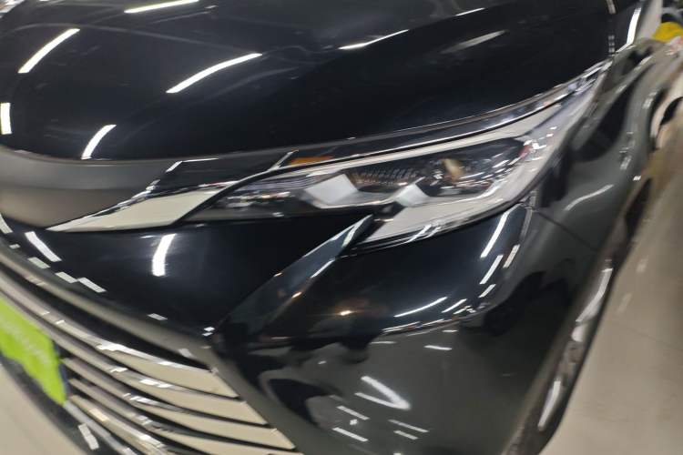 Used Toyota Sienna 2023 2.5L Hybrid Comfort Edition