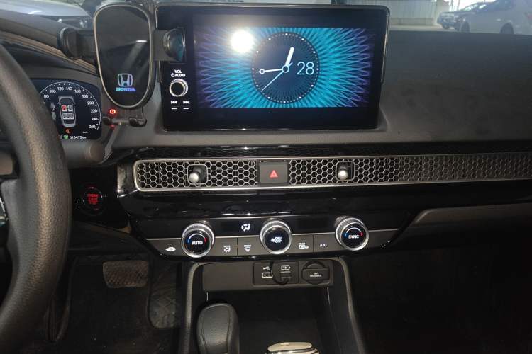 Used Honda Civic 2023 240TURBO CVT Dynamic · Center Stage Special Edition