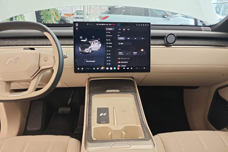 Used ONVO Luxeed L90 2025 Model—Ultra Six-Seater Version
