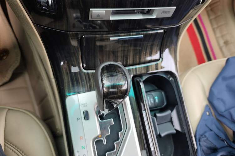 Used Hongqi Shengshi 2009 3.0L Luxury Model